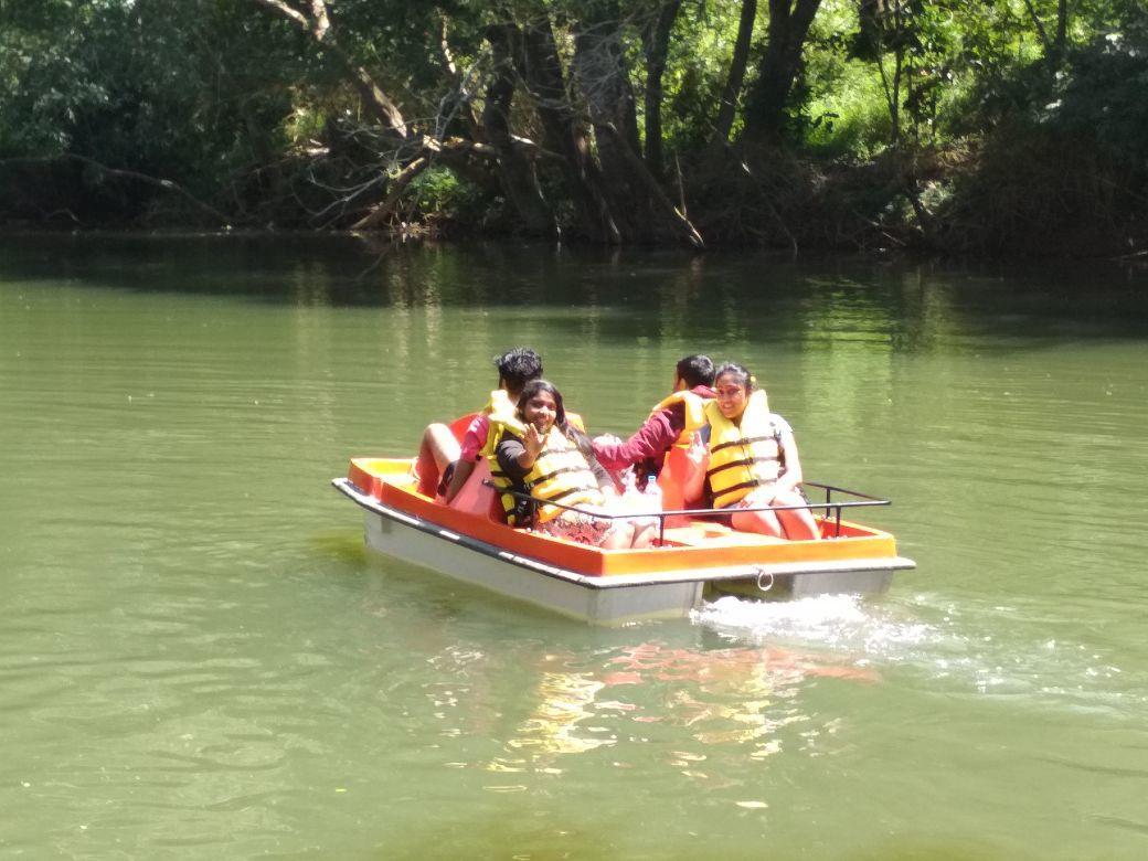 River Near Coorg Jambur Ngoại thất bức ảnh